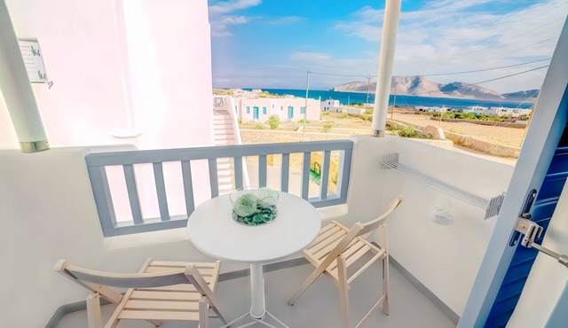 Villa Ianira with Private Terrace, Wi-Fi and Air Conditioning