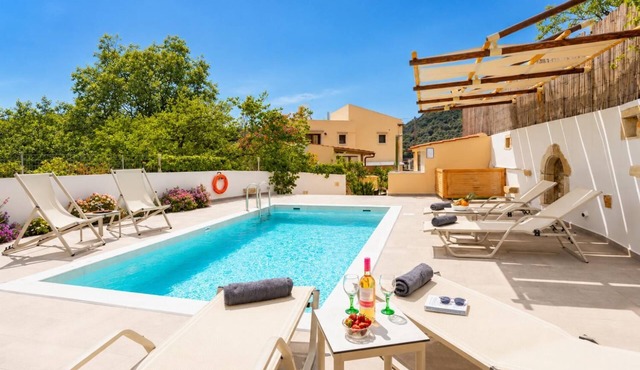 Villa Koupos - Three Bedroom Villa, Sleeps 6