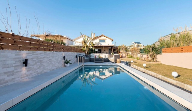Villa Lardos - Four Bedroom Villa, Sleeps 10