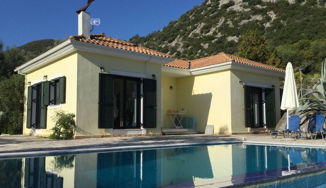 Villa Lemonia, secluded hillside location above Vlicho Bay