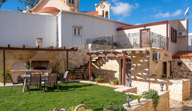Villa Lucas with Private Pool