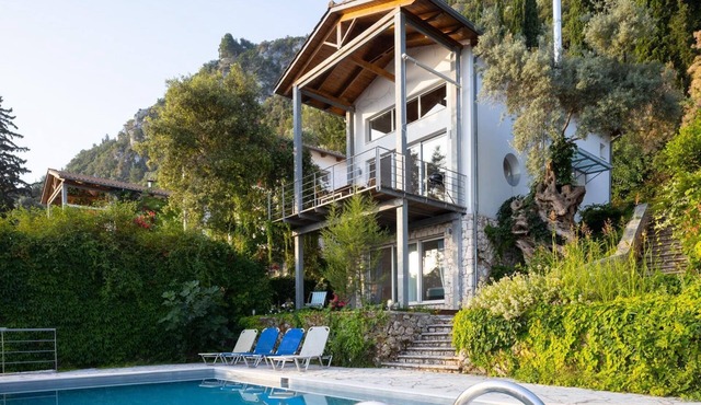 Villa Milos - Three Bedroom Villa, Sleeps 6