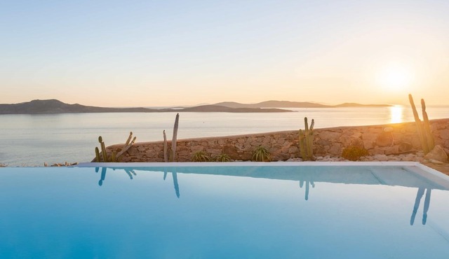 Villa Olivia - Stunning Sunsets in the Most Desirable Location
