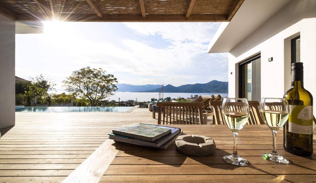 Villa Oneiro. 3 bed Private Pool Sea View