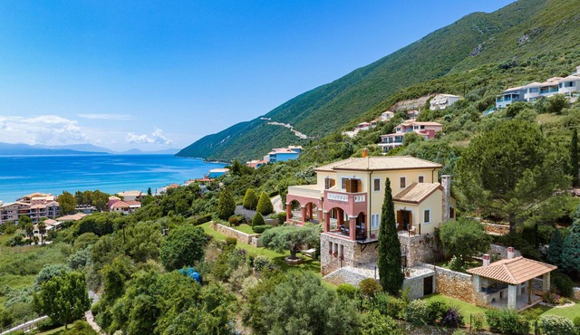 Villa Pera, a Secluded Paradise!