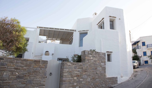 Villa Rhea with Modern Design in Marpissa