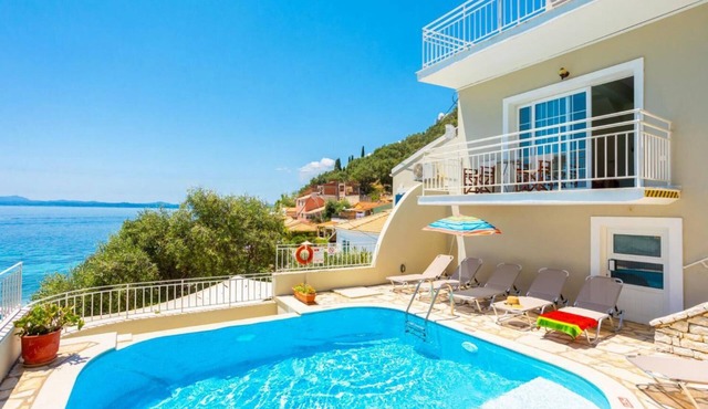 Villa Thalassa - Three Bedroom Villa, Sleeps 6