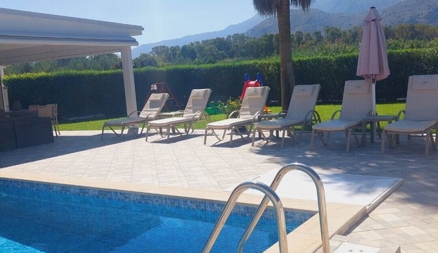 Villa Uranos- Less than 5-Min Walk to Kalivaki Beach with private pool