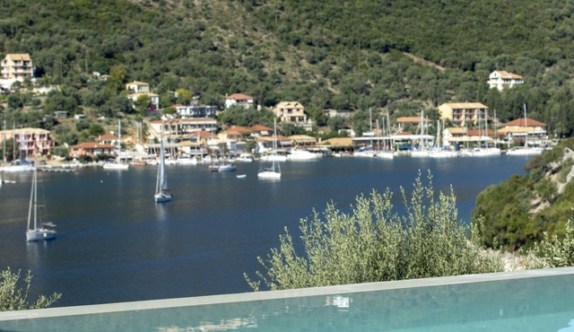 Villa Zoe - Direct Sea Access & Live Scenery at the Entrance to Sivota Bay