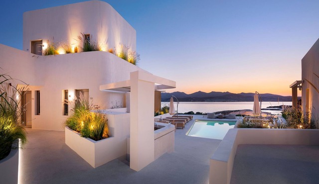 White Pebble Suites