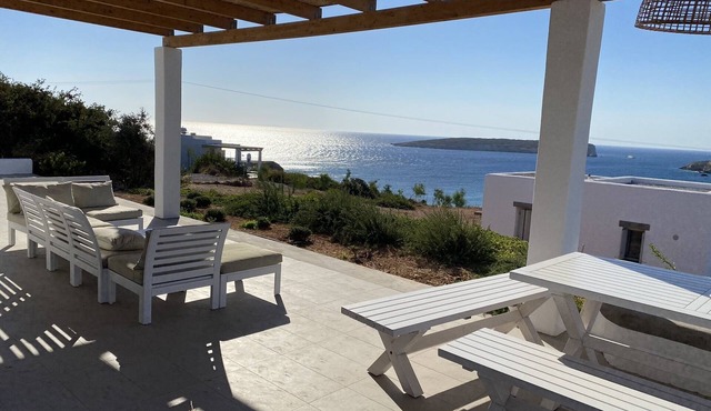 Whole villa on the splendid sea of TURKOMNIMA