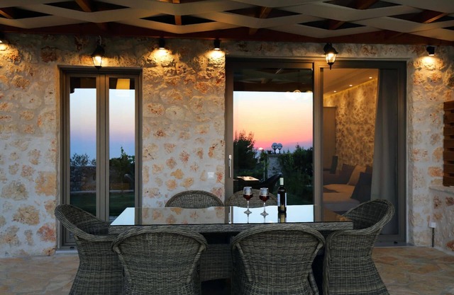 Charming villa Irida close to Kathisma Mylos beach