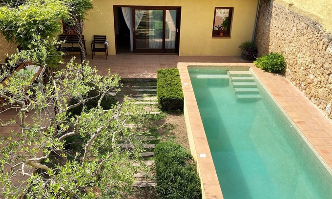 Castellet House | Charming townhouse with private pool close to Barcelona
