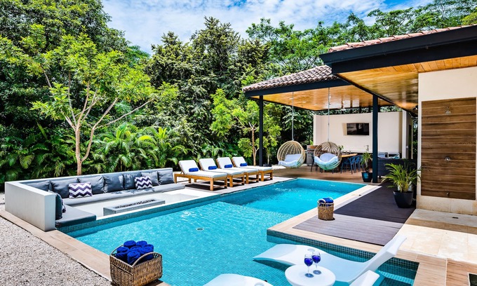 Tamarindo House | Luxury Retreat: Private Pool, Fire Pit & Exclusive Beach Club – 4 Min to the Beach