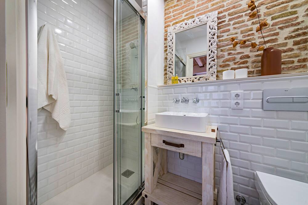 Photo of Bathroom in El Born