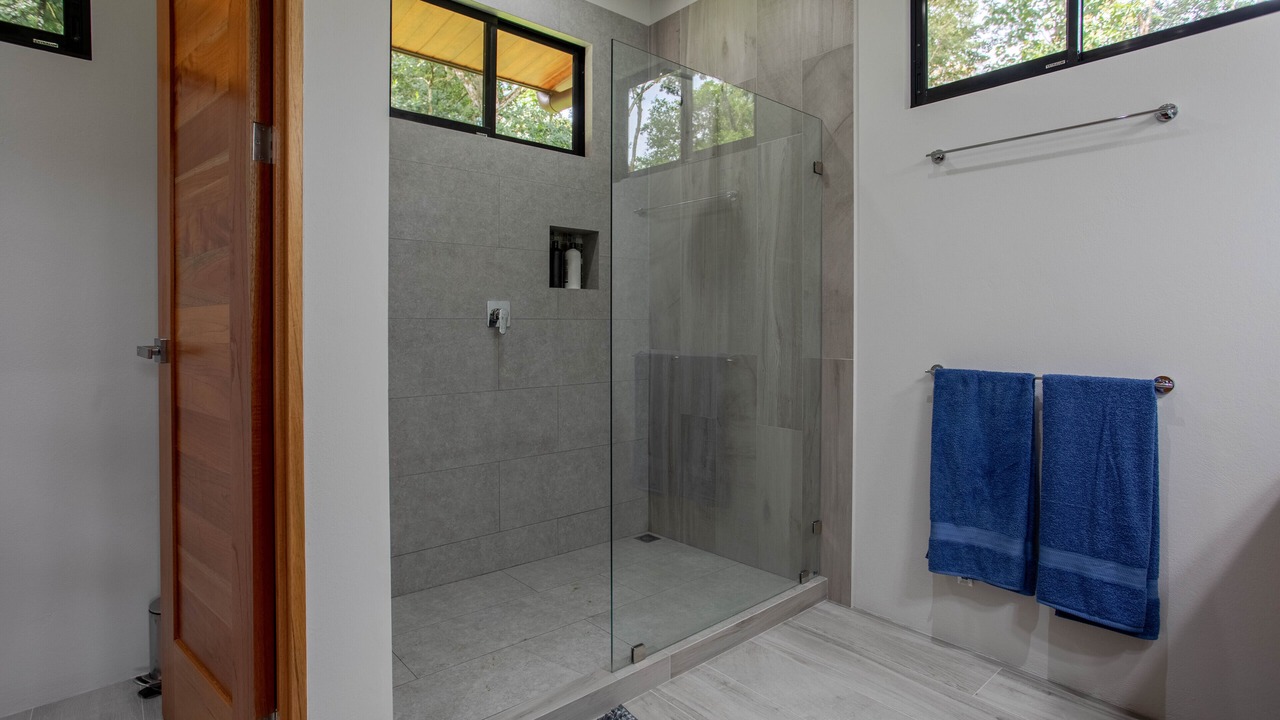 Photo of Bathroom in Dominical
