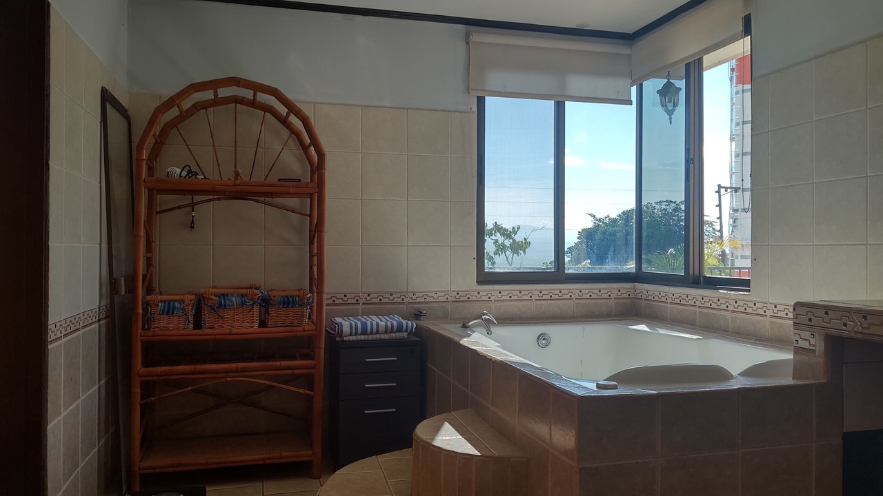 Photo of Bathroom in Garabito