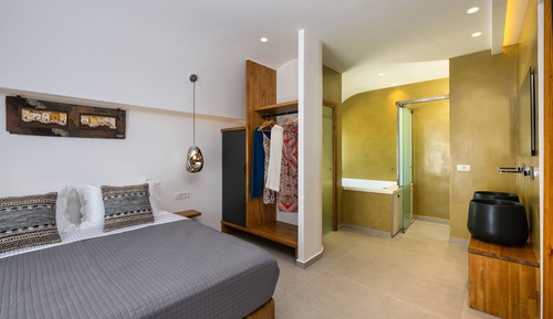 King Suite with Spa Bath